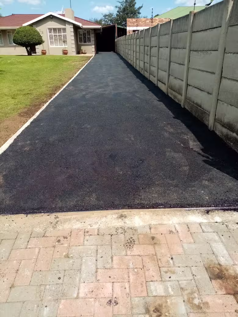 Residential asphalt driveway Gauteng